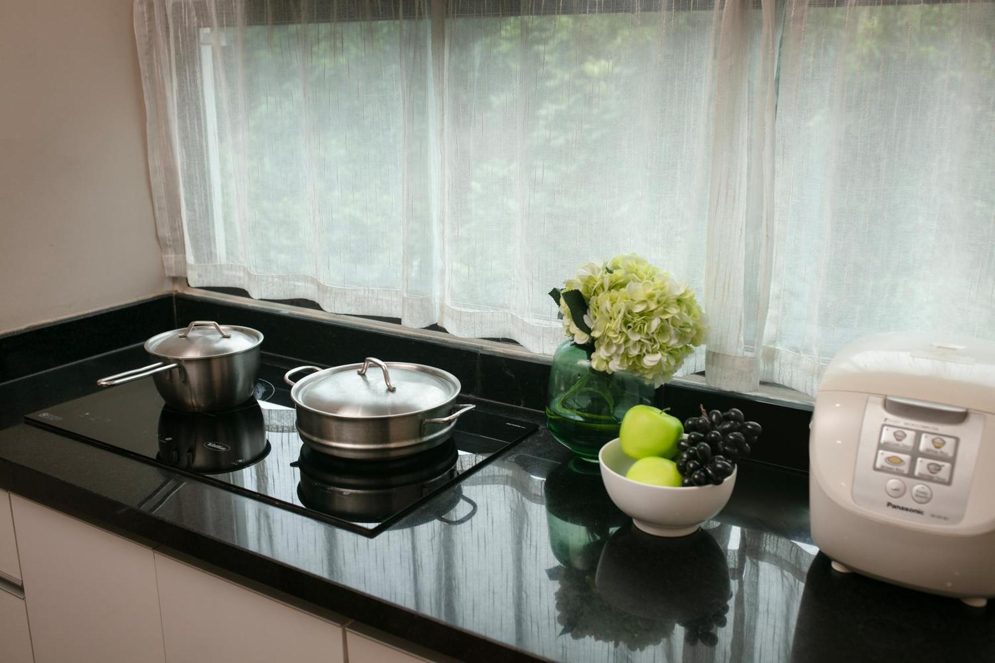 Hb Serviced Apartment - 12 Tran Quy Kien Hanói Exterior foto